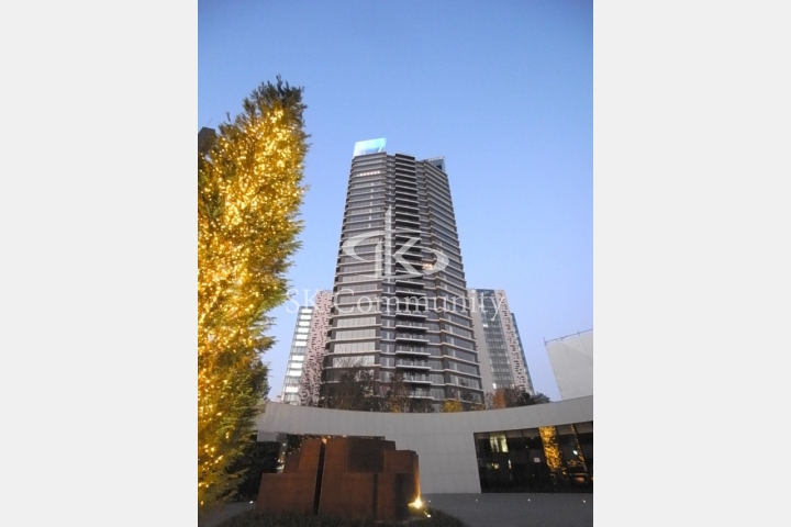 コンフォリア新宿イーストサイドタワーの共用部・周辺